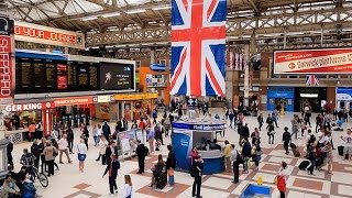 A Walk Through The London Victoria Station London England [upl. by Htomit]